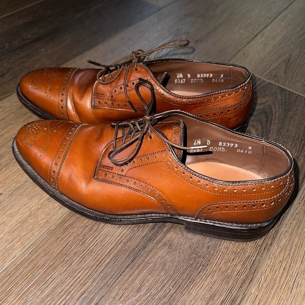 Allen Edmonds Sanford Mens Dress Shoes 6.5 Brown Leather Cap Toe Medallion